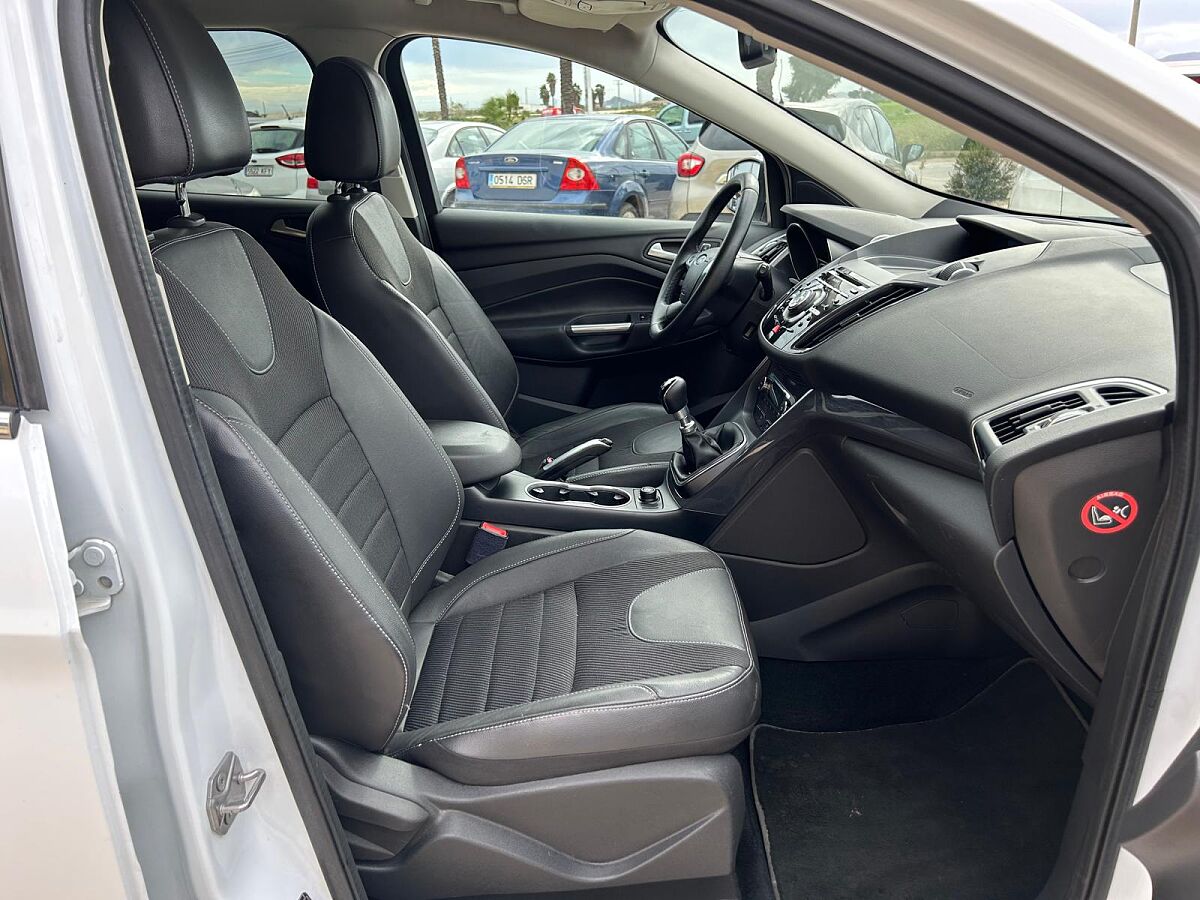 FORD KUGA TITANIUM 2.0 TDC1 SPANISH LHD IN SPAIN 143000 MILES SUPERB 2014